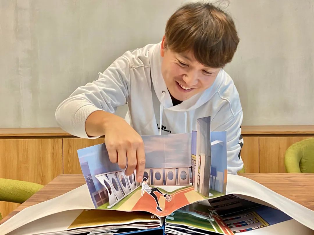 Jeremy和翻页立体书