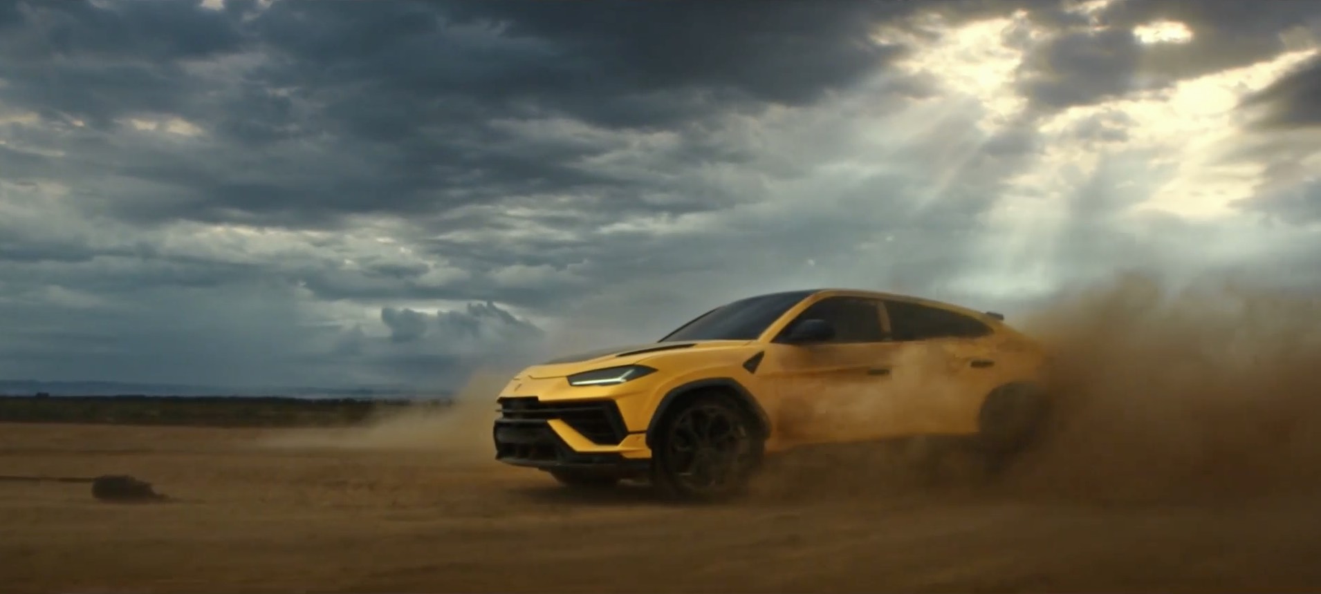 兰博基尼汽车广告《用速度突破自我》