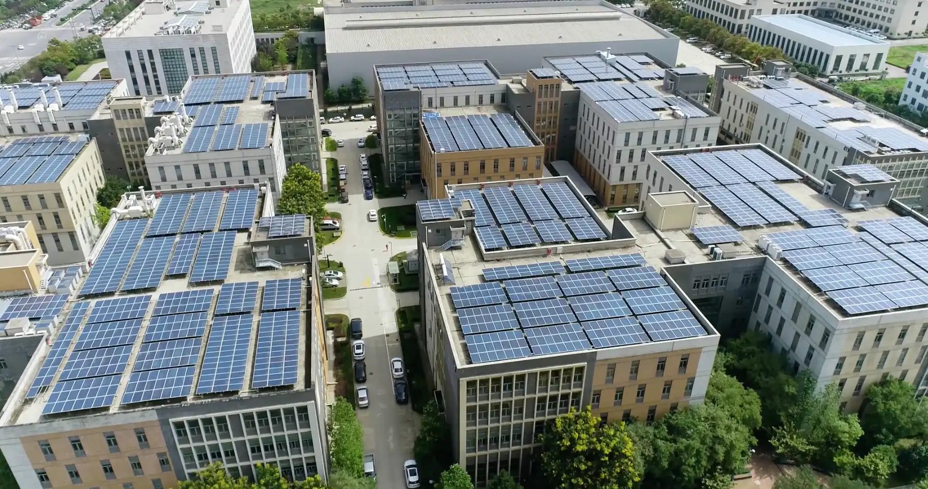 工厂房顶太阳能发电航拍