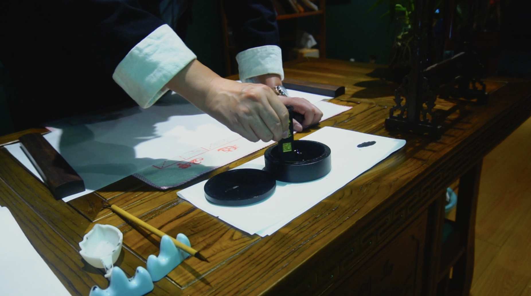 研磨书写毛笔写字