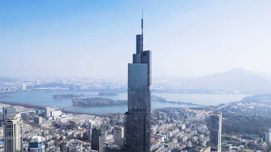 航拍城市高楼大厦南京紫峰大厦实拍城市空镜