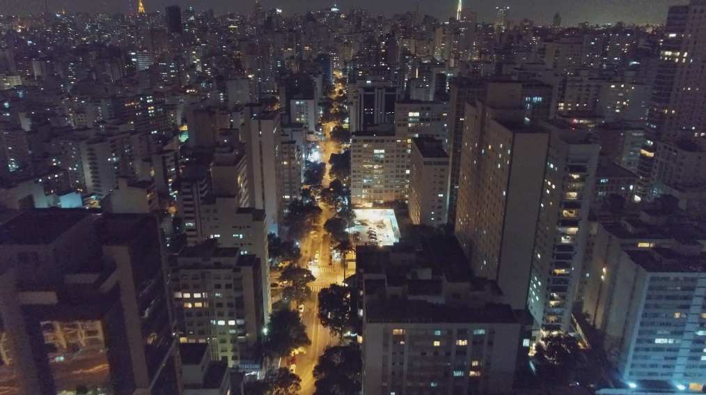 夜晚城市建筑航拍