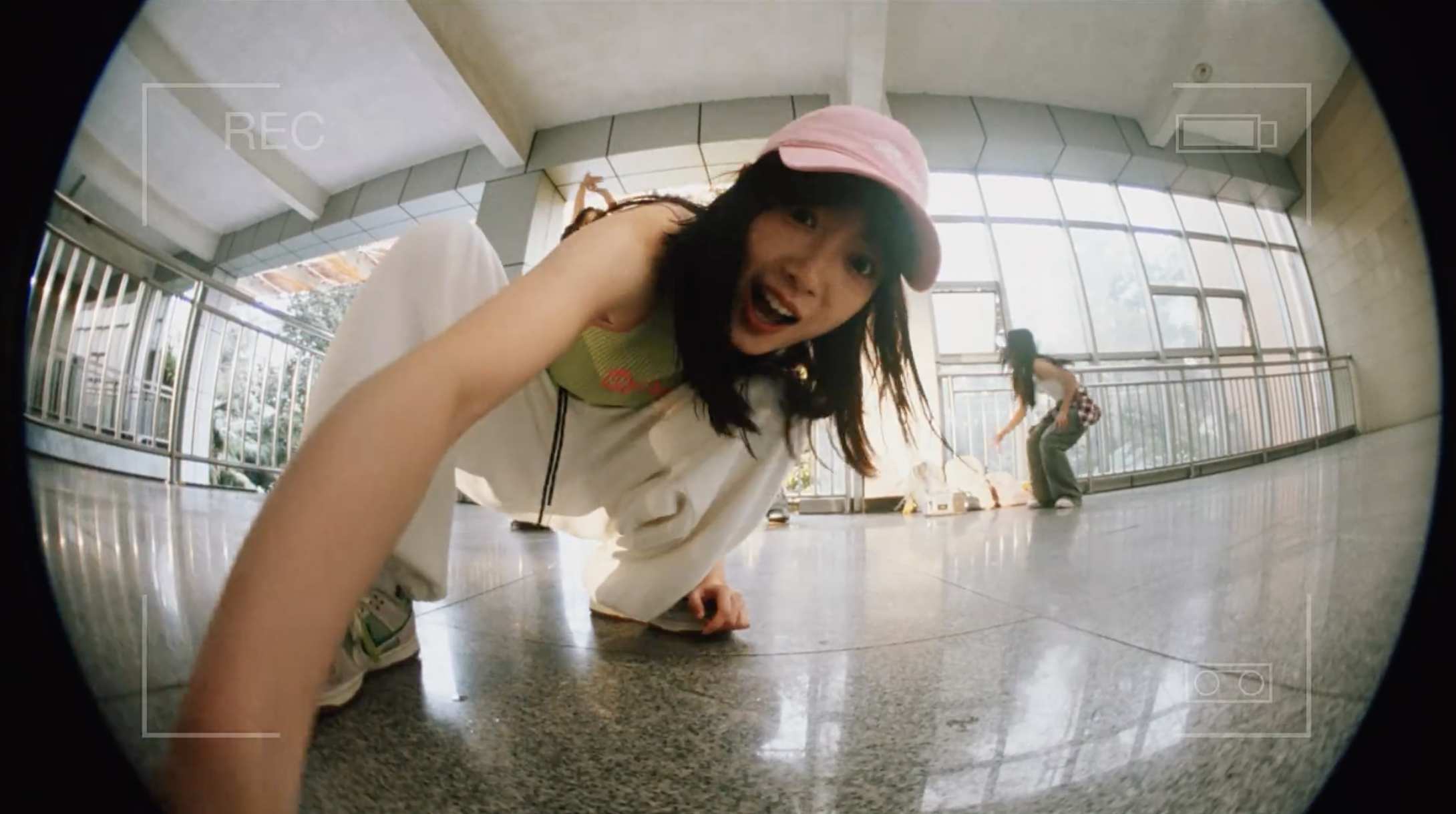 蒙牛酸酸乳｜谁的青春二十年！