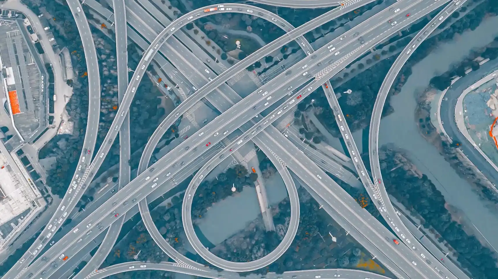 航拍立交桥车流