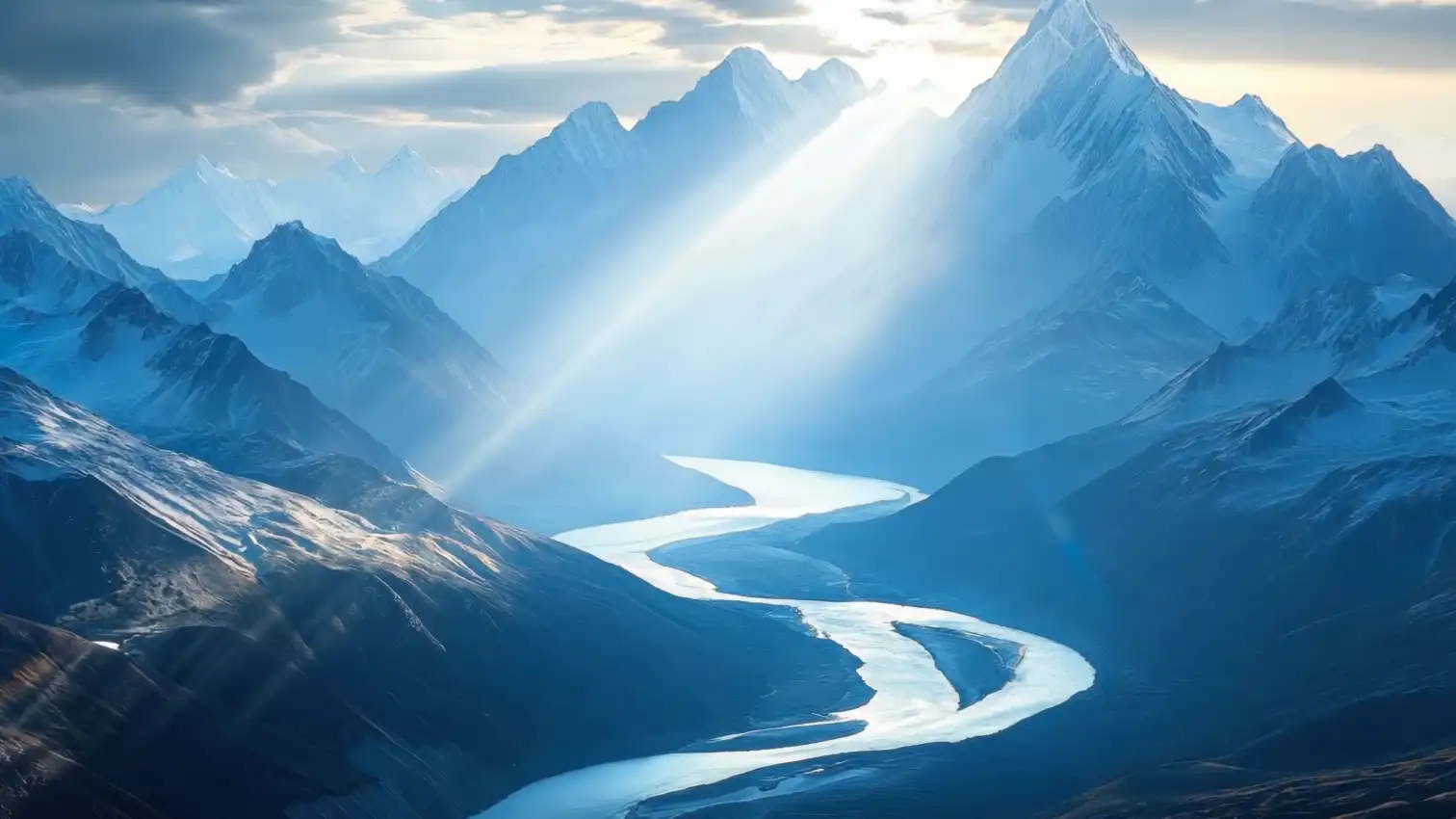 唯美冬日雪山阳光散光视频素材