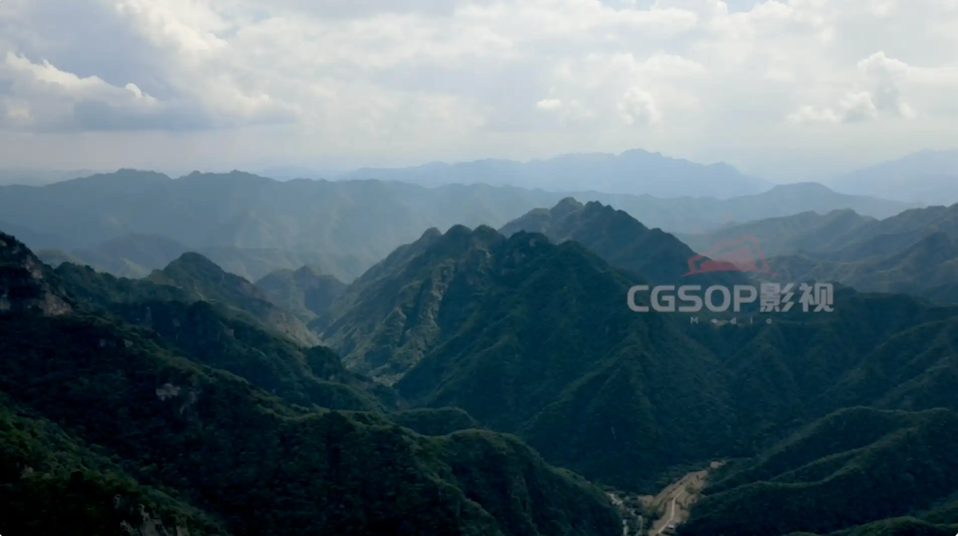 秦岭连绵起伏群山光影变化4K航拍