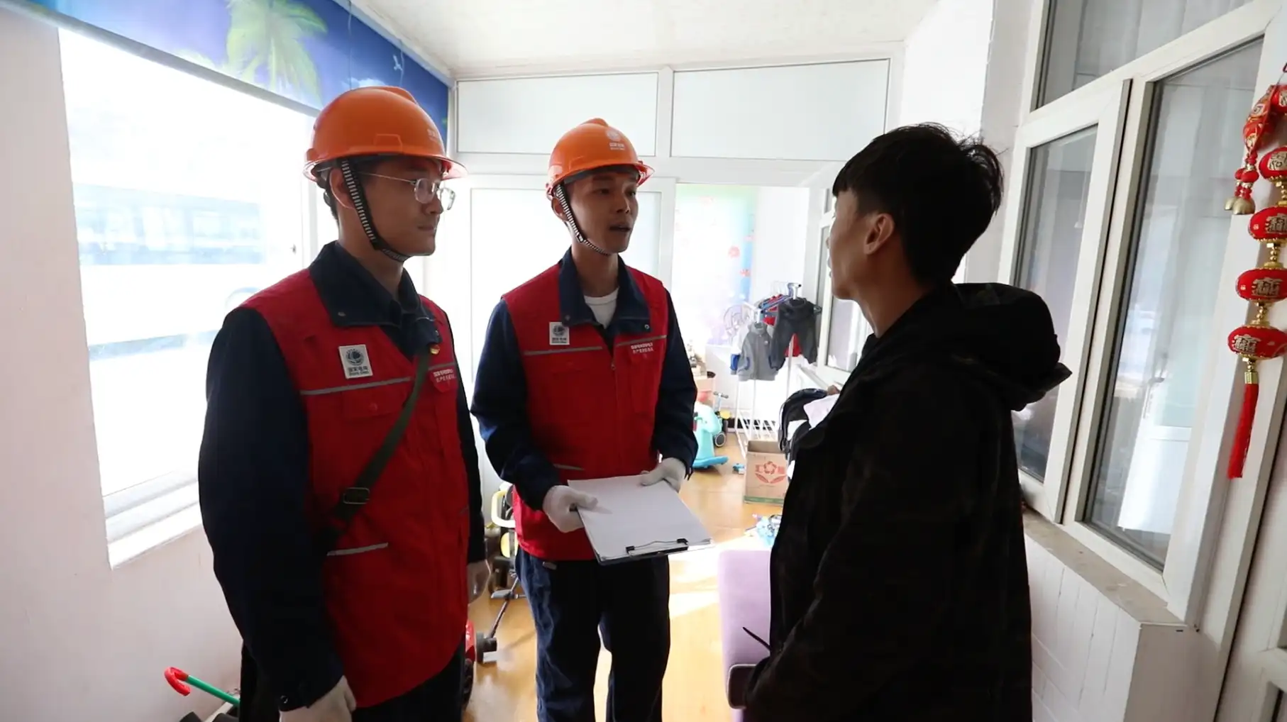 门头沟公司 党员服务队入户 炭厂村 煤改清洁能源服务检查
