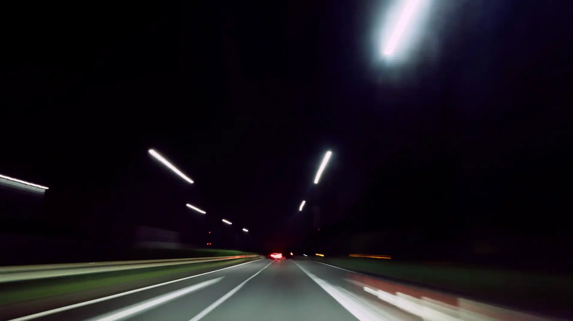 道路穿梭延时开车第一视角时光隧道