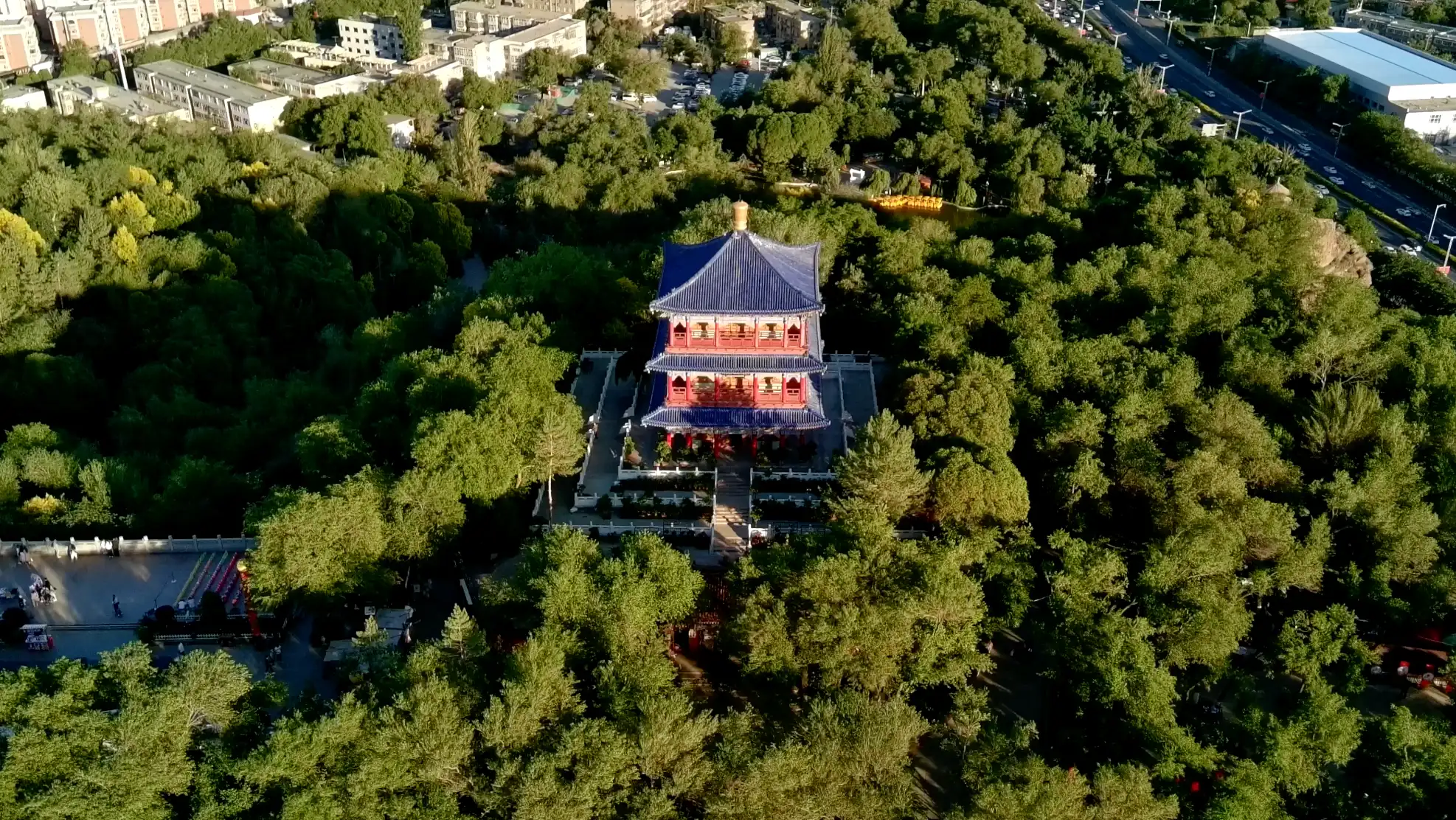 乌鲁木齐航拍红山公园西大桥